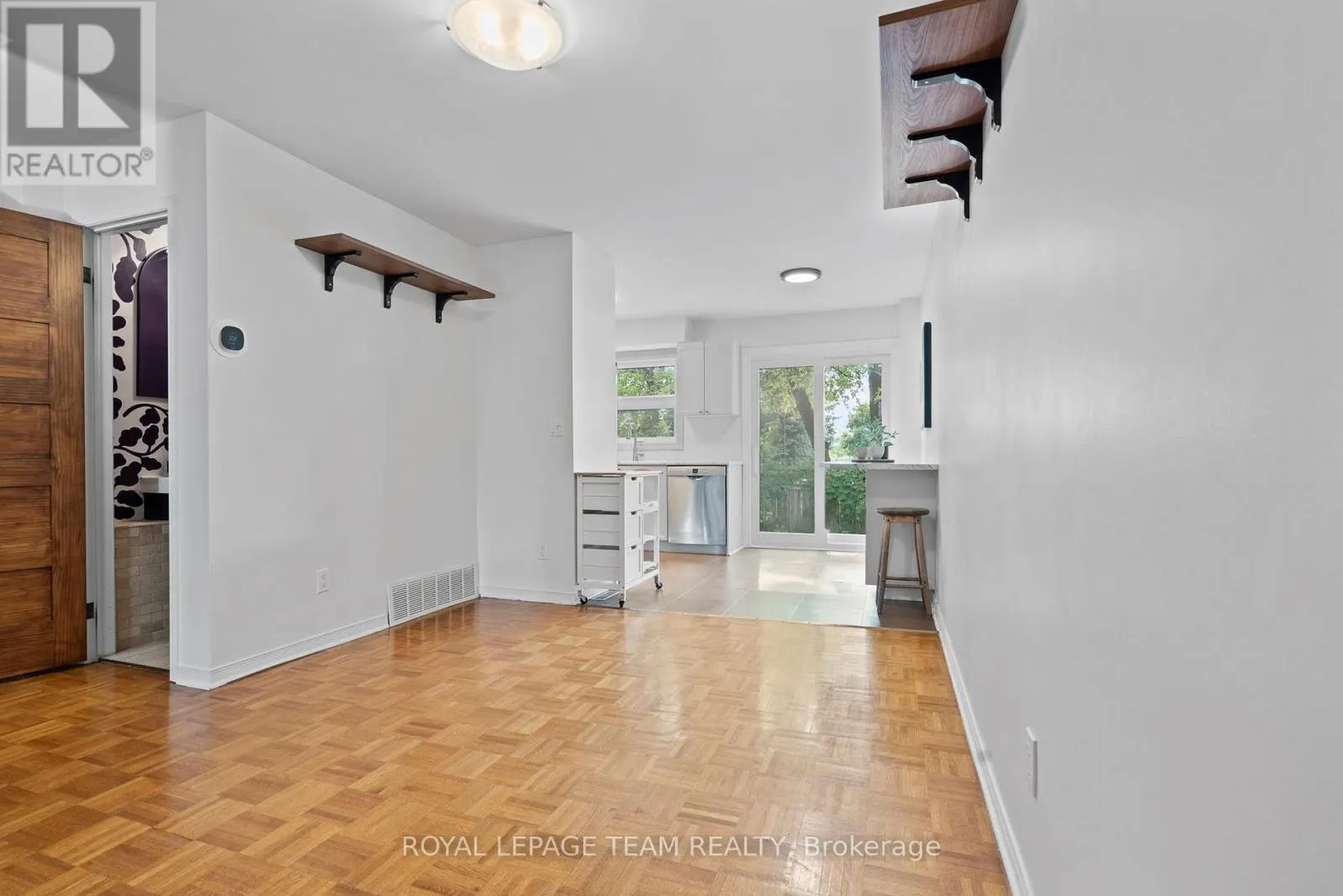 230 CURRELL AVENUE