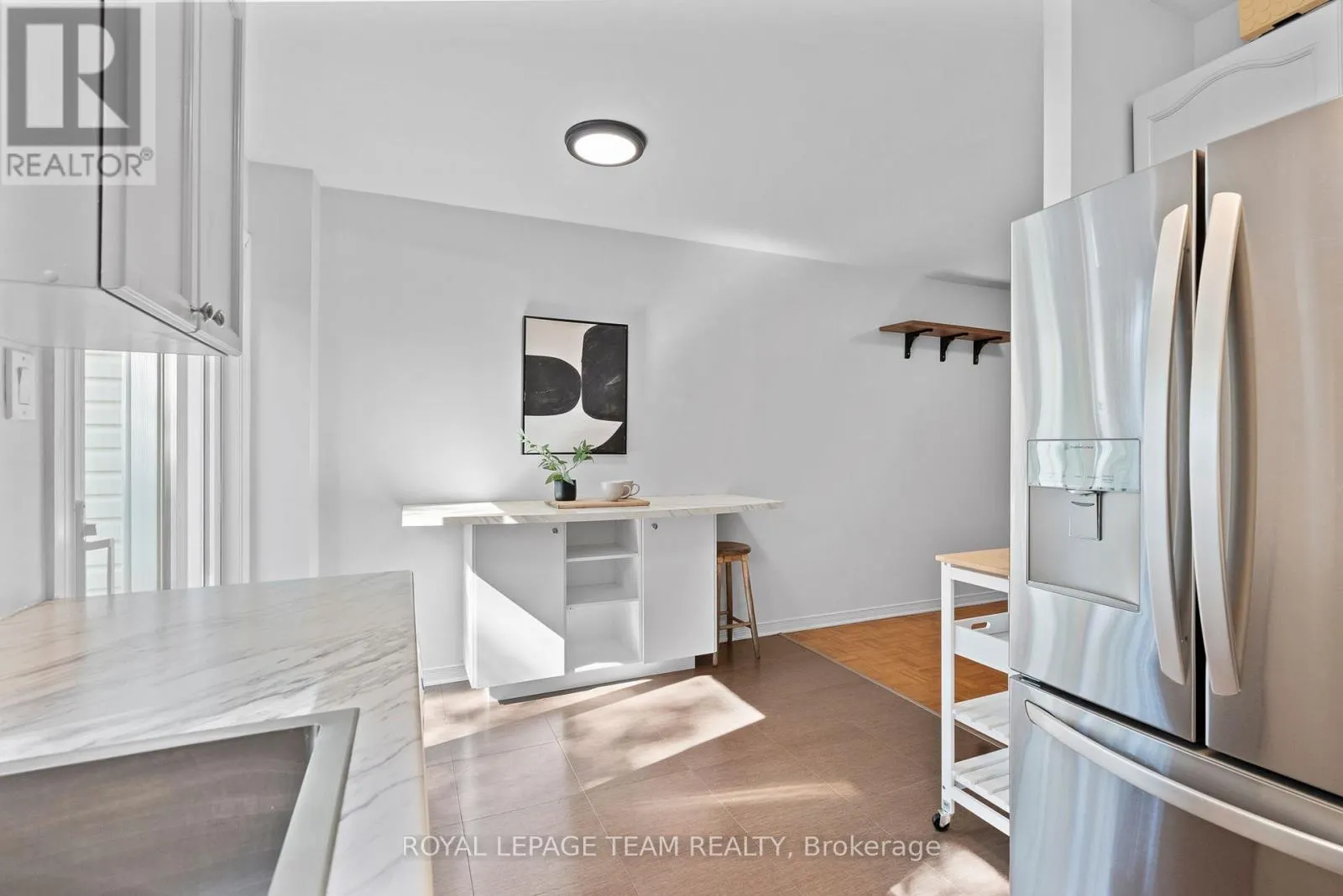 230 CURRELL AVENUE