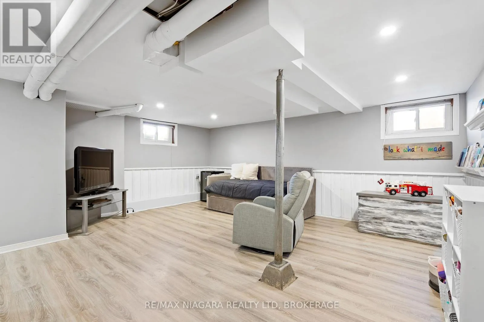201 KNOLL STREET
