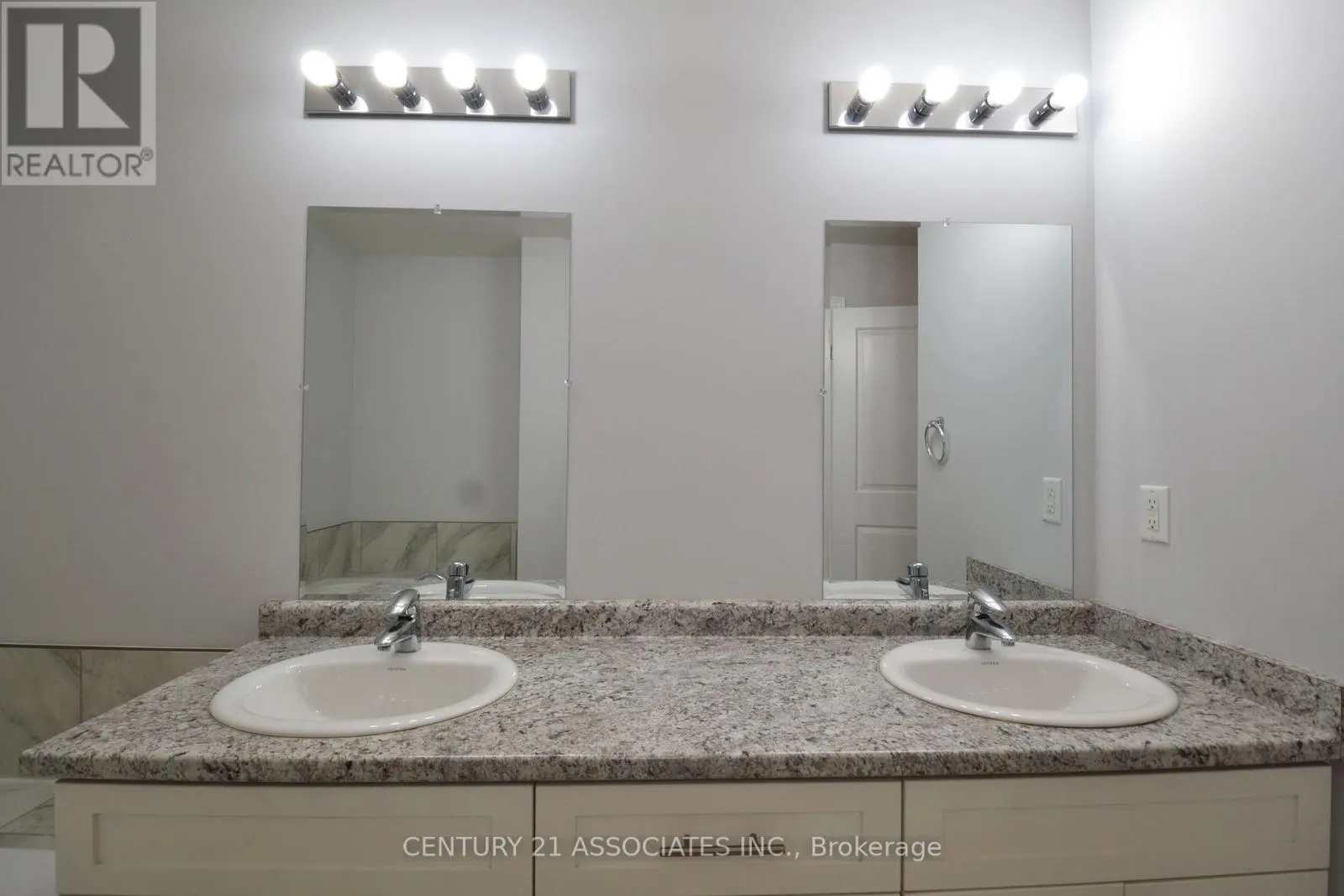 6 - 98 SHOREVIEW PLACE