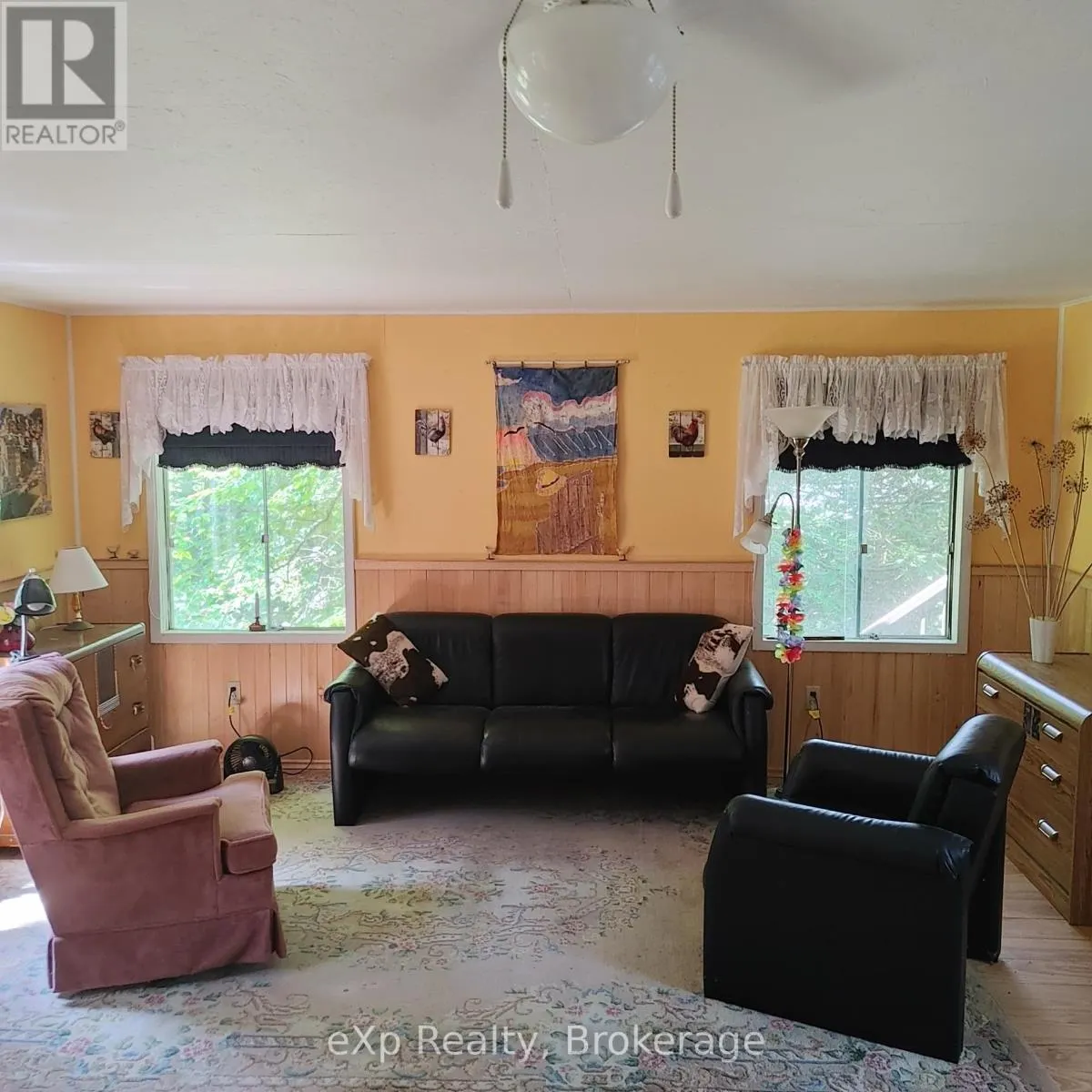 32 MCKELLAR LAKE ROAD
