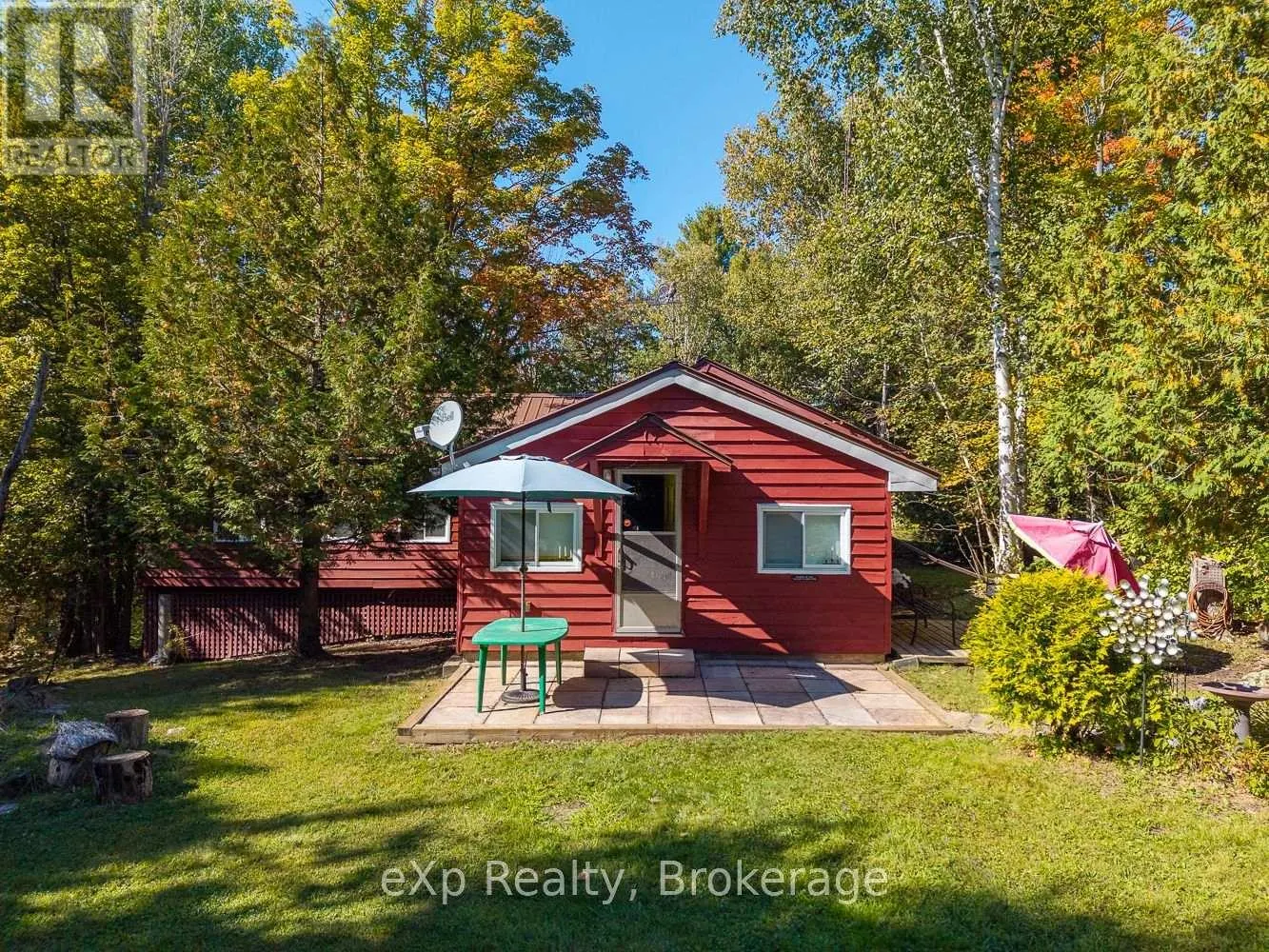32 MCKELLAR LAKE ROAD