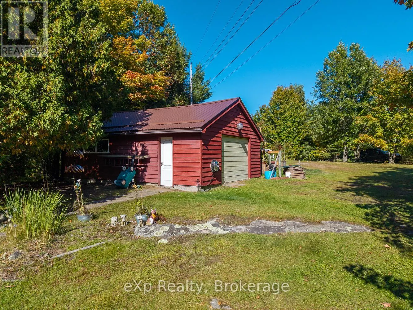 32 MCKELLAR LAKE ROAD