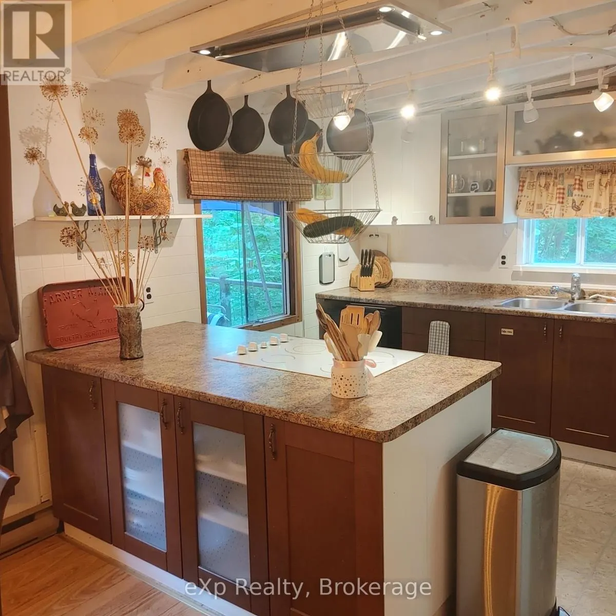 32 MCKELLAR LAKE ROAD