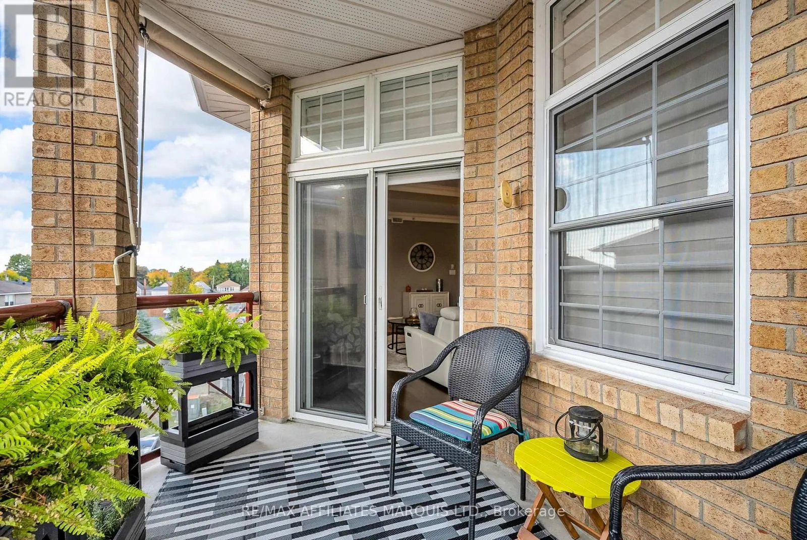 403 - 321 WATER STREET W