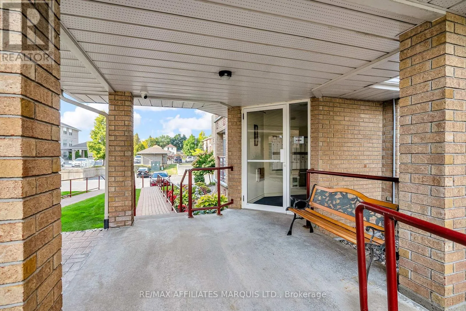 403 - 321 WATER STREET W