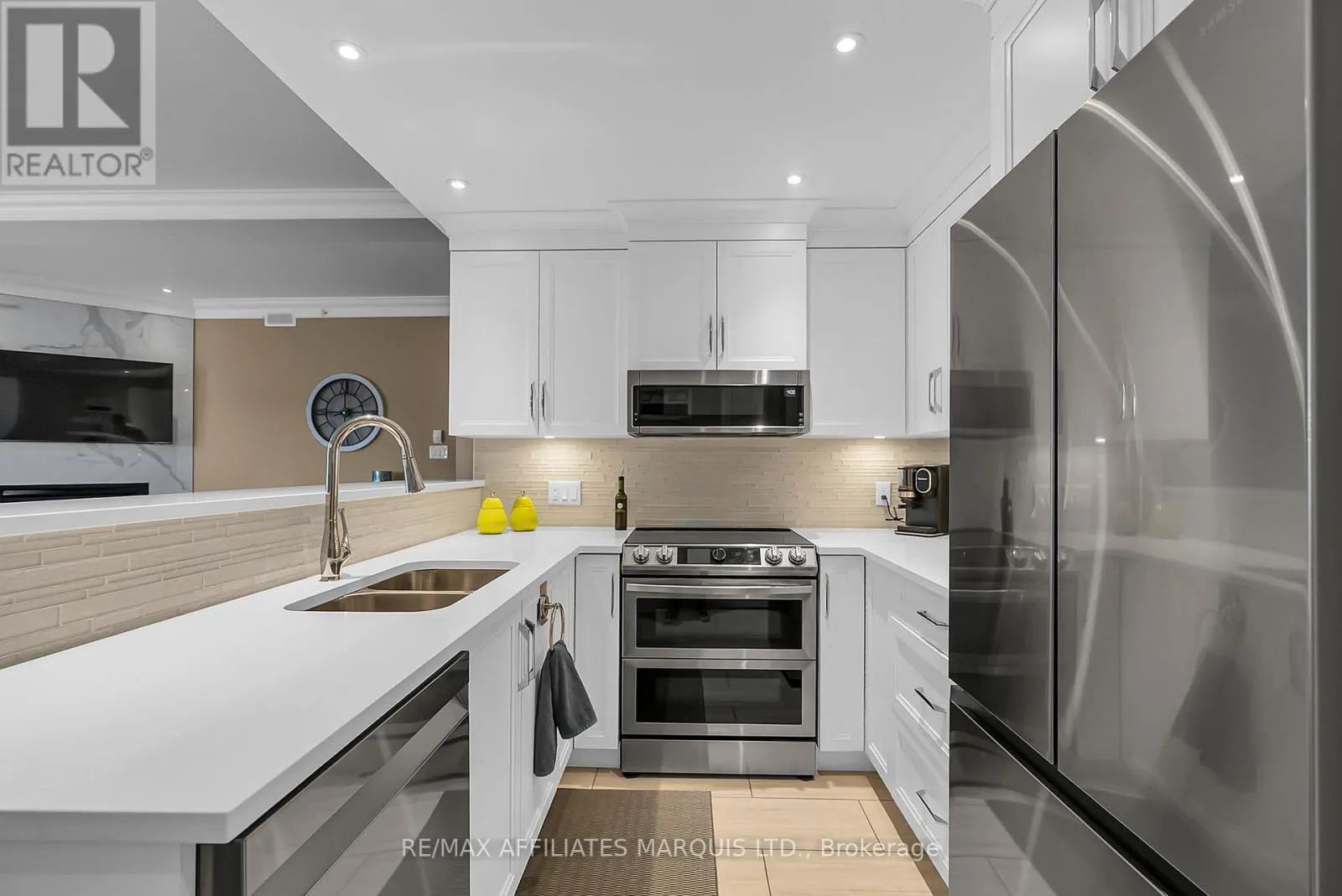 403 - 321 WATER STREET W