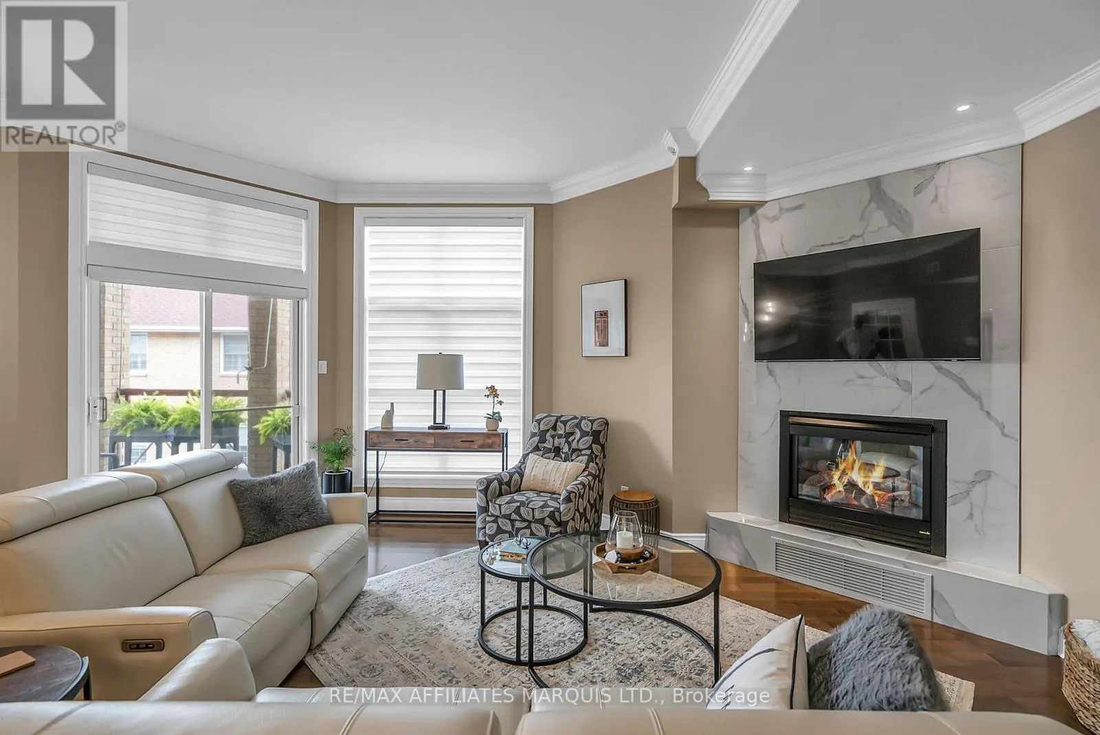 403 - 321 WATER STREET W