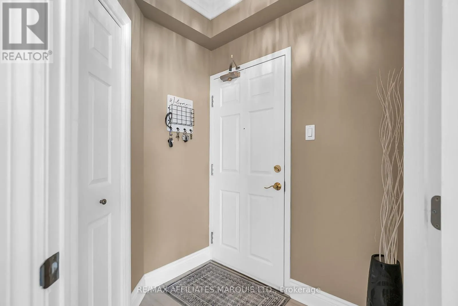 403 - 321 WATER STREET W