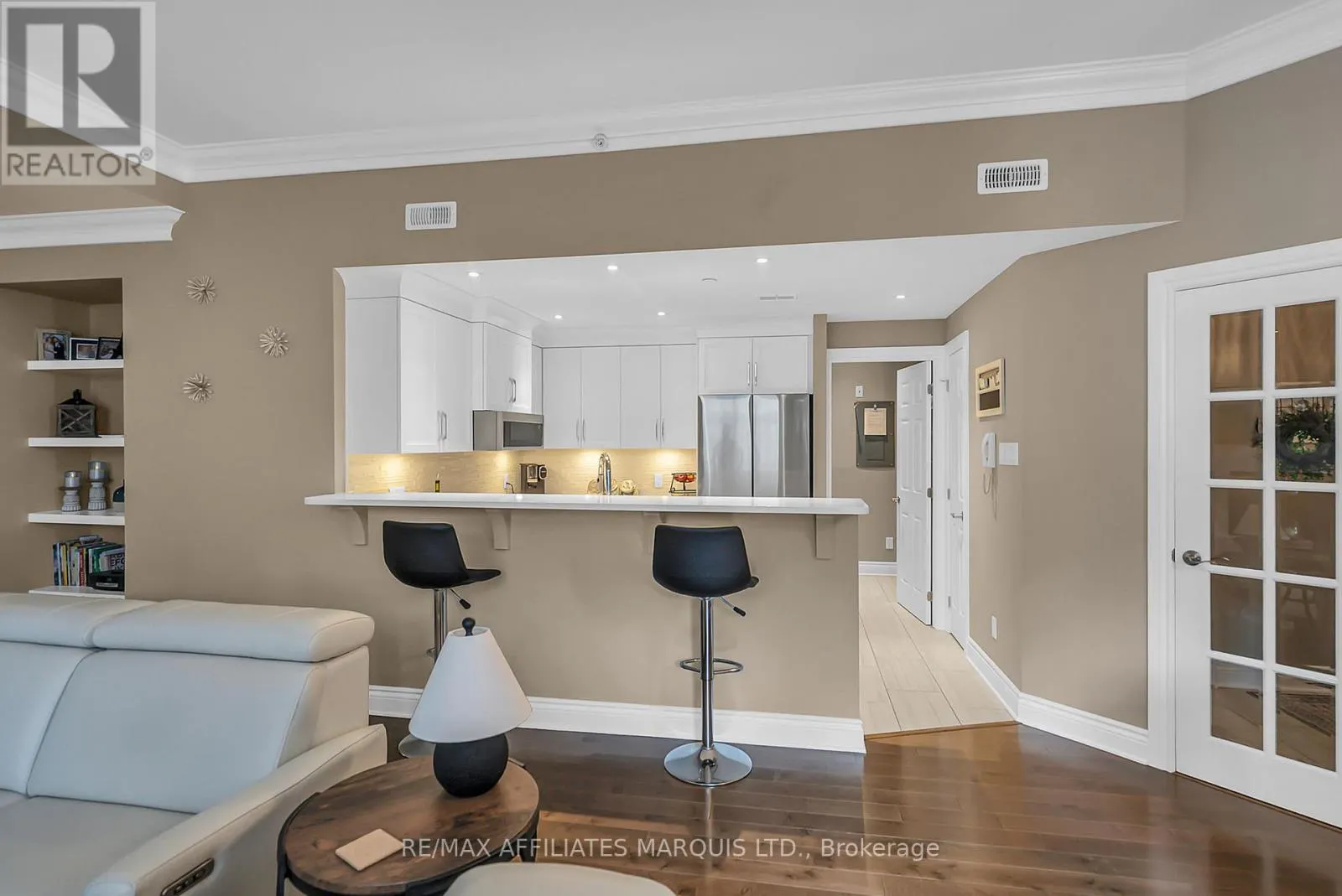 403 - 321 WATER STREET W