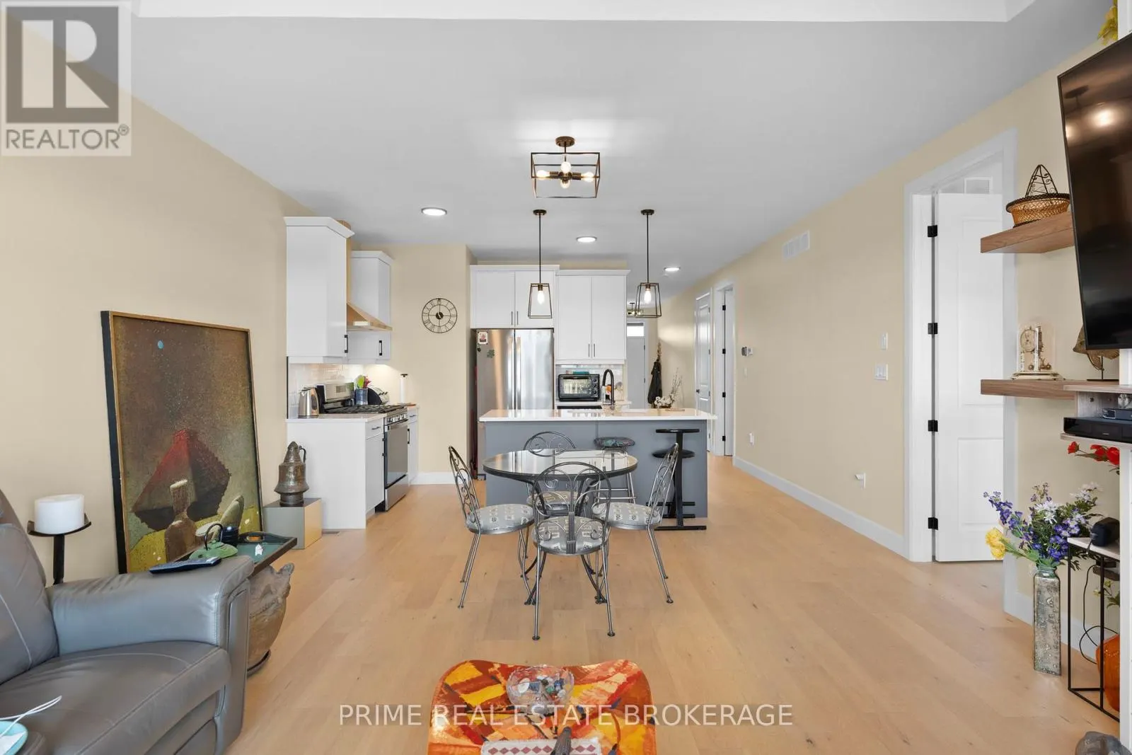 3 - 106 COASTAL CRESCENT, #3
