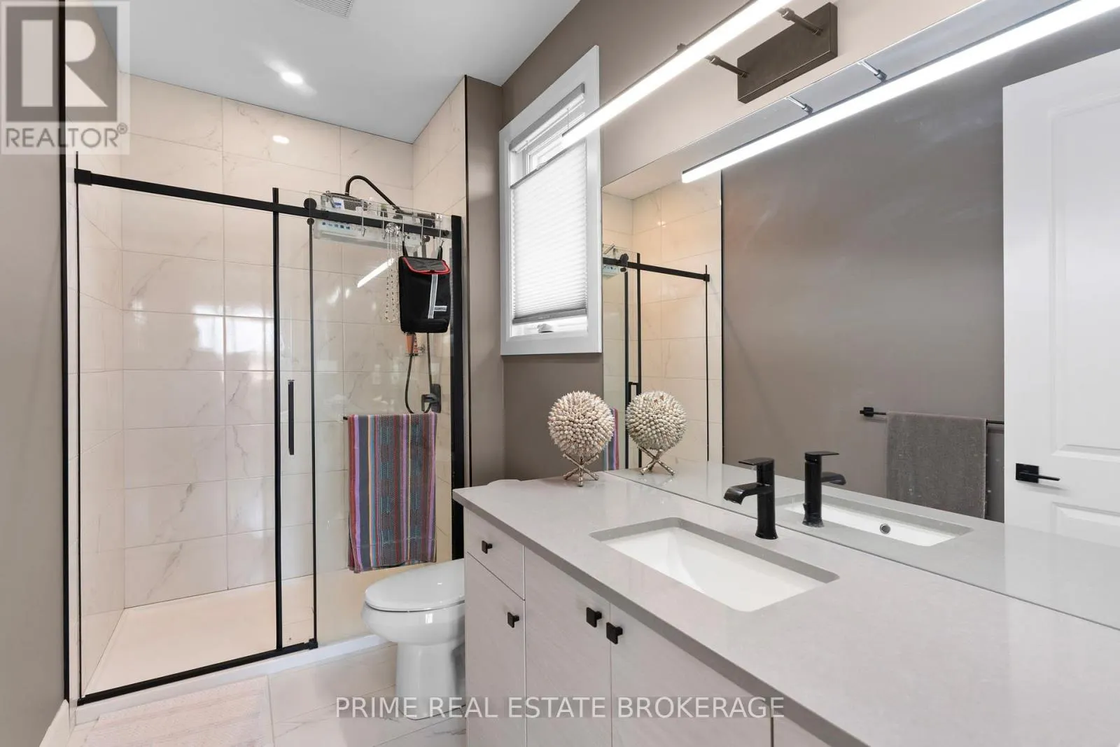3 - 106 COASTAL CRESCENT, #3