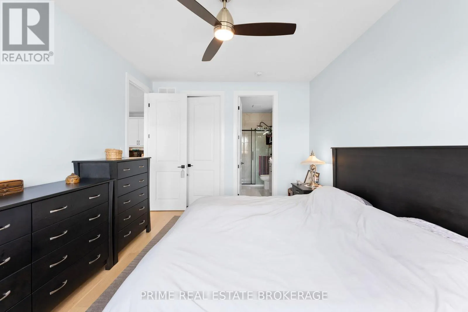 3 - 106 COASTAL CRESCENT, #3