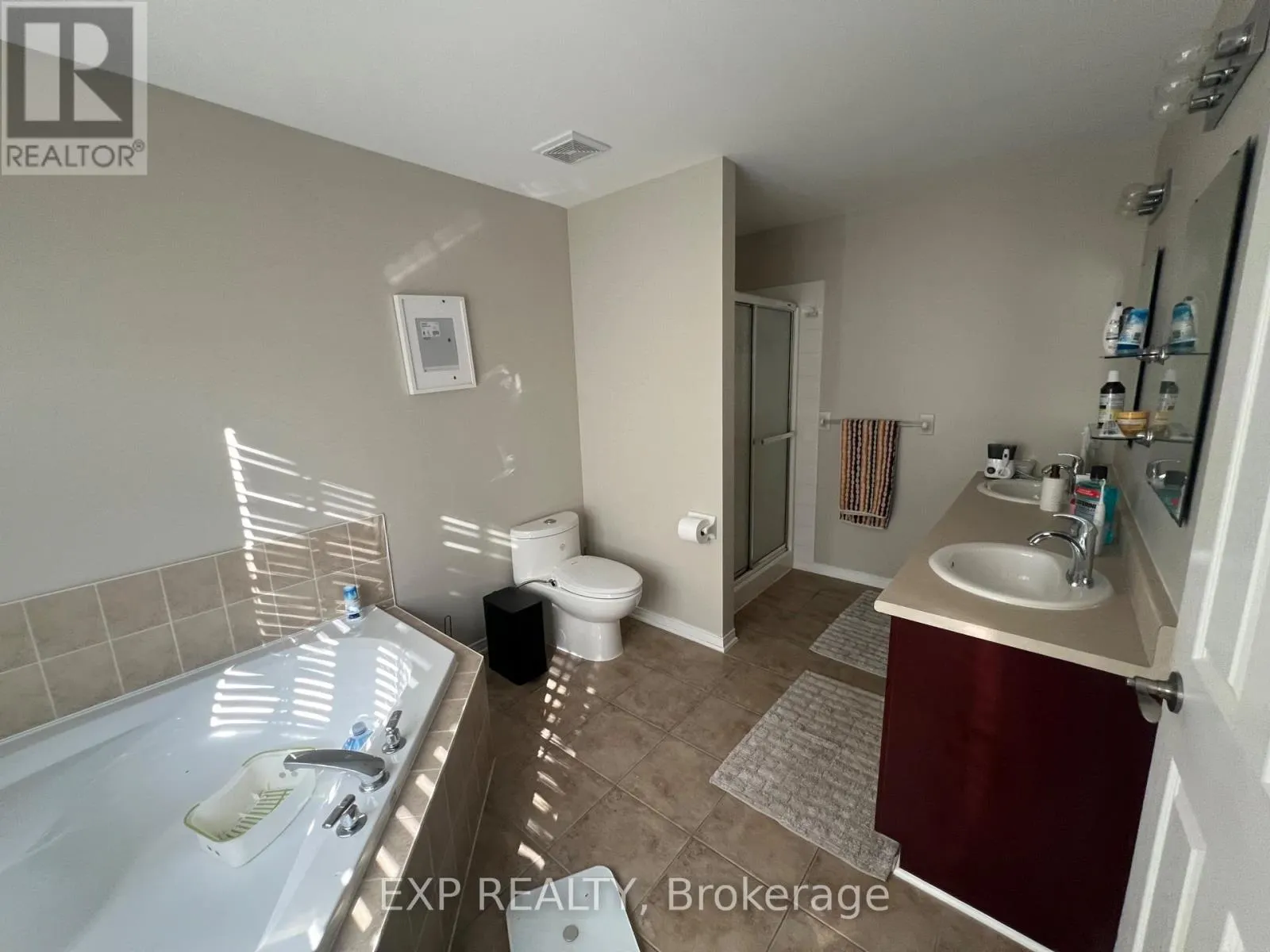 272 CLARIDGE DRIVE
