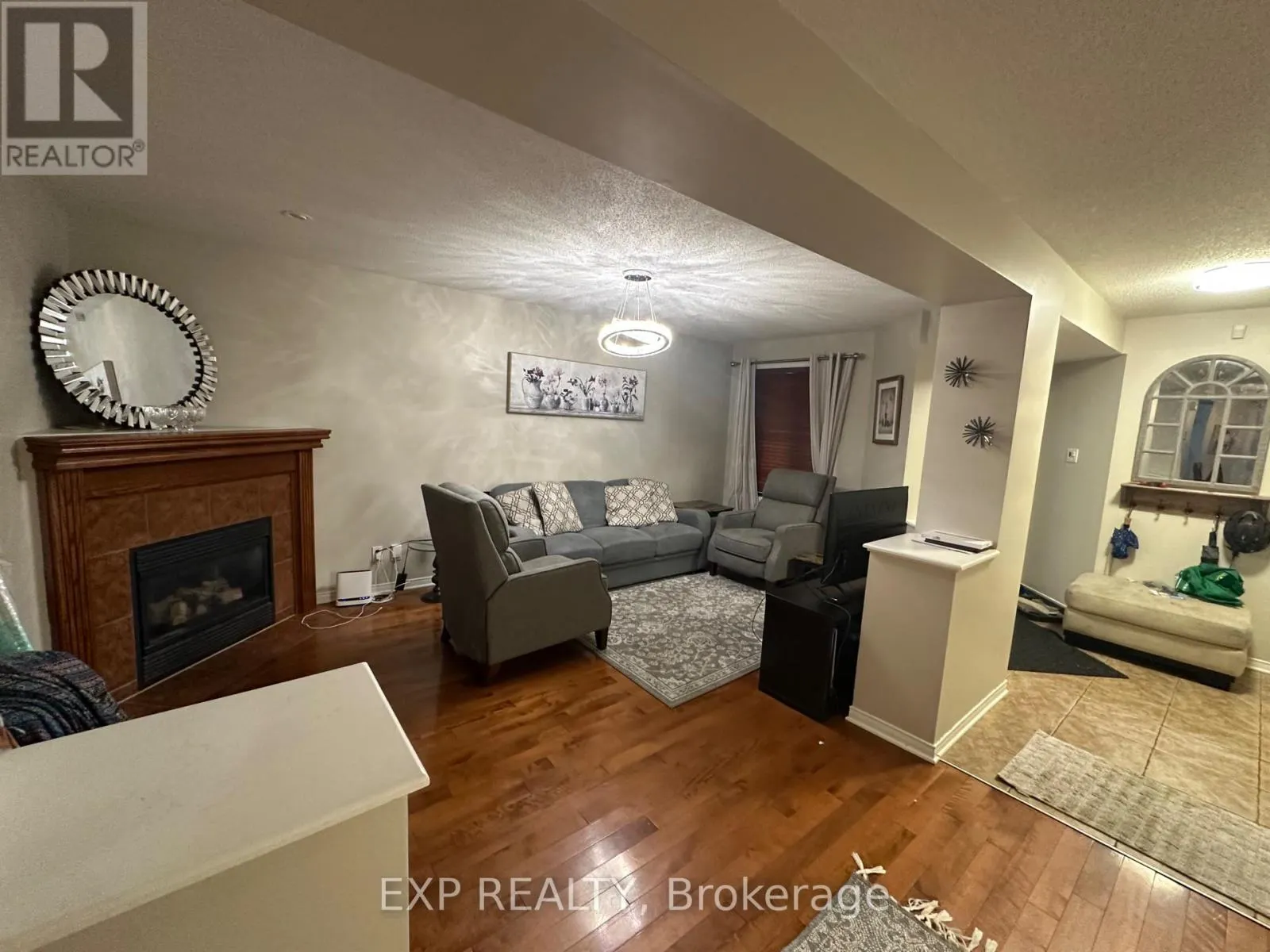 272 CLARIDGE DRIVE