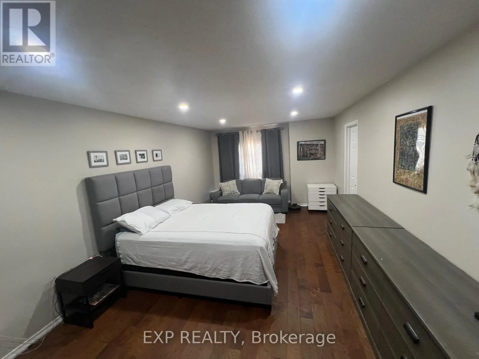 272 CLARIDGE DRIVE