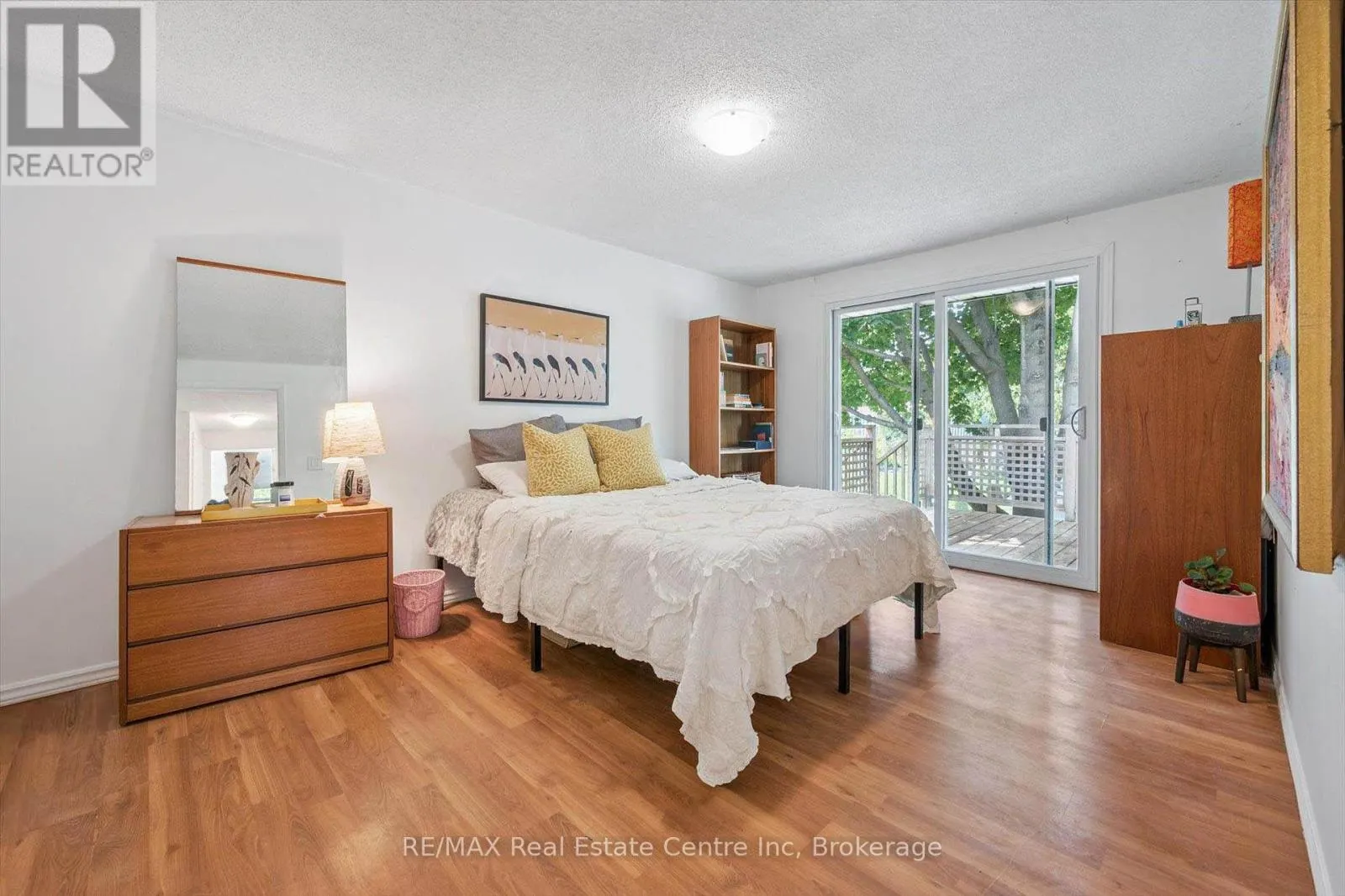 15 AVRA COURT