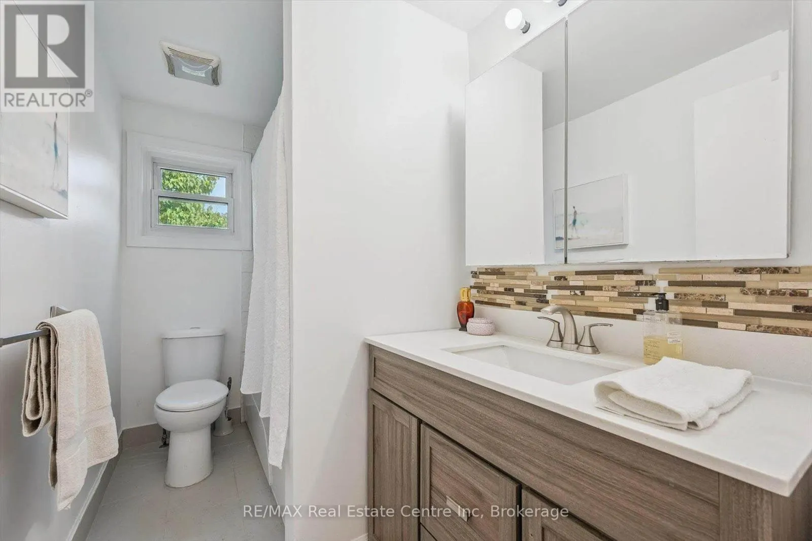 15 AVRA COURT