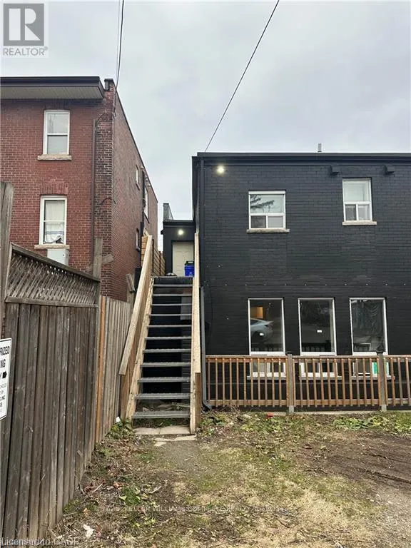 2 - 590 MAIN STREET E