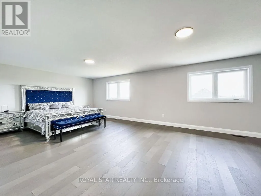38 CHARLES CURRIE CRESCENT