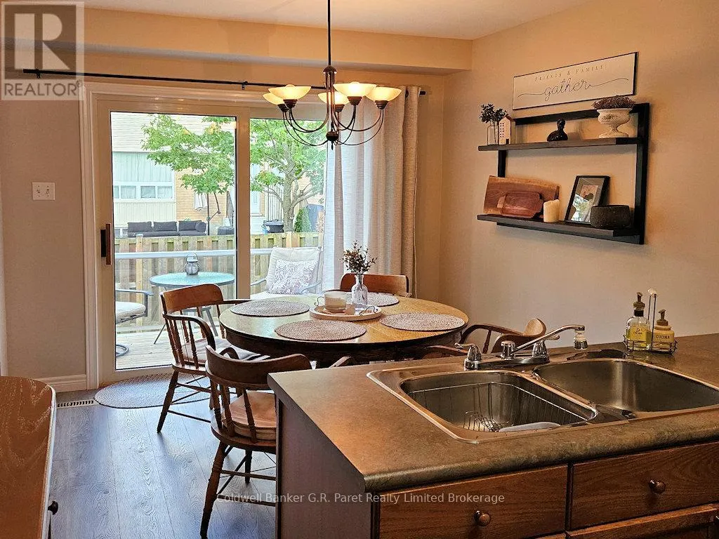 6 - 622 WHARNCLIFFE RD. SOUTH ROAD, #6