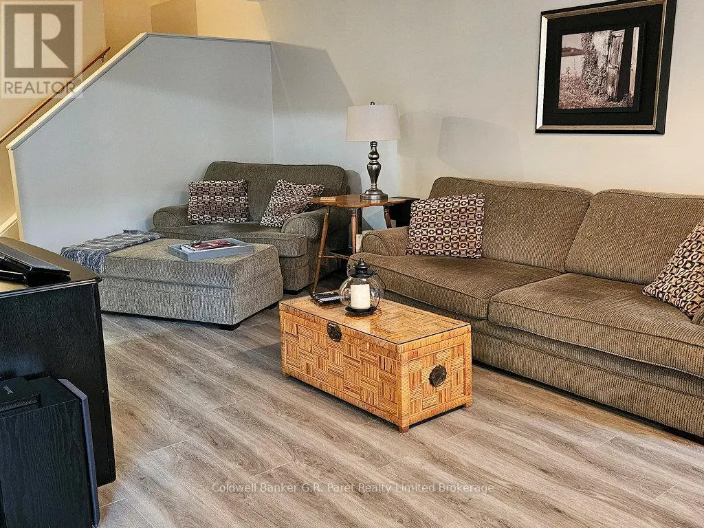 6 - 622 WHARNCLIFFE RD. SOUTH ROAD, #6
