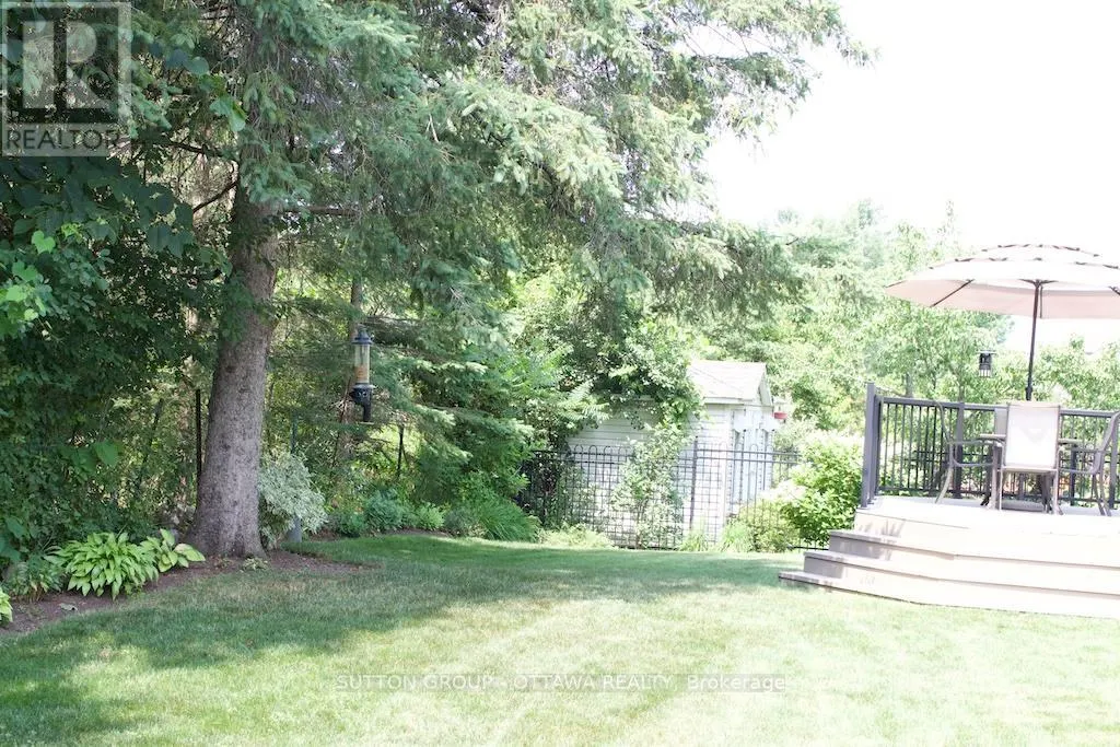 18 SIROCCO CRESCENT