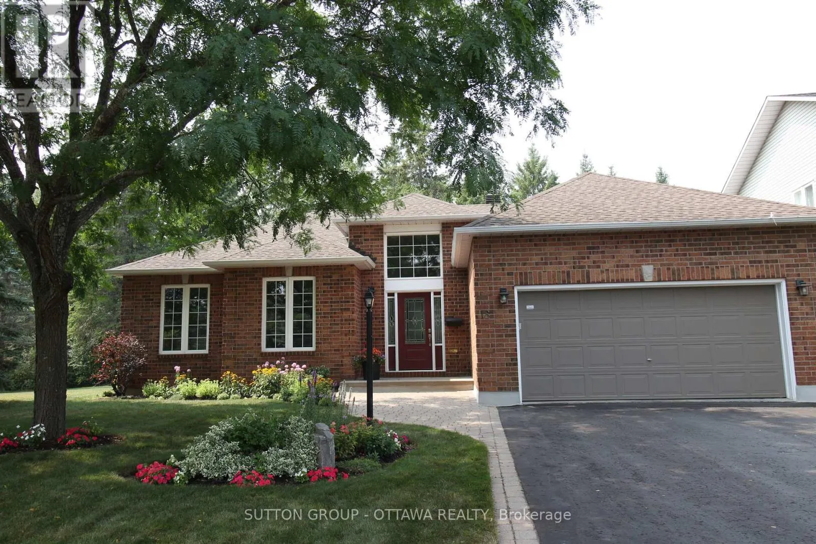 18 SIROCCO CRESCENT