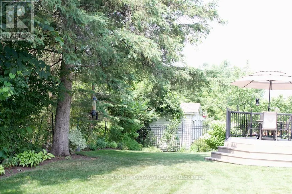 18 SIROCCO CRESCENT