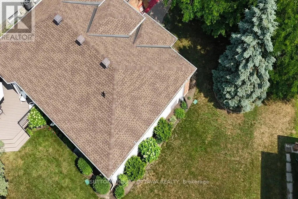 18 SIROCCO CRESCENT