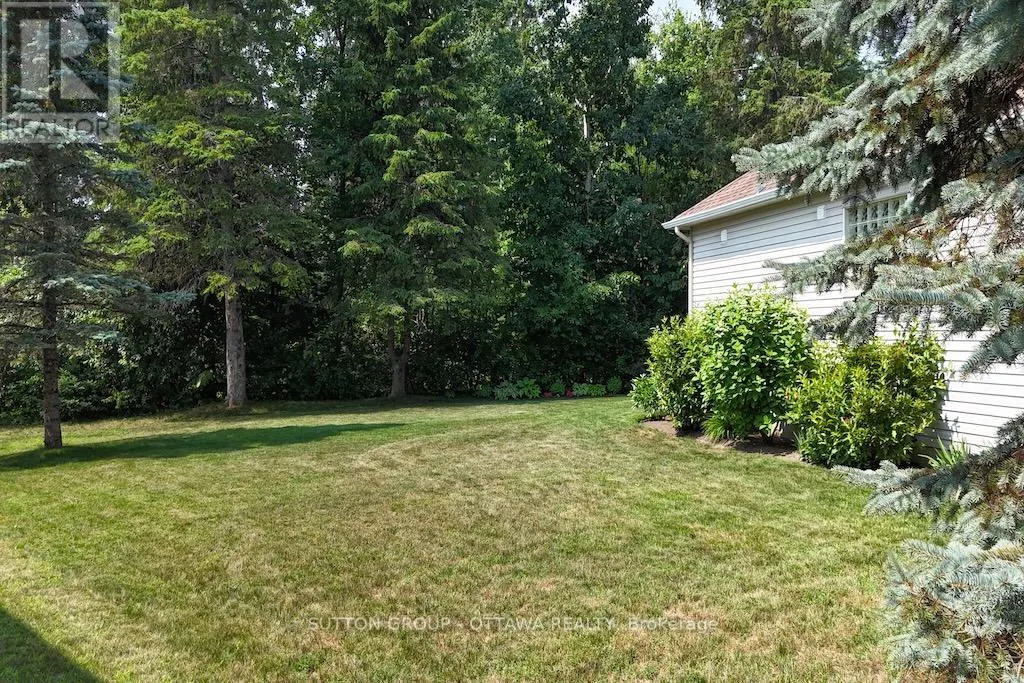 18 SIROCCO CRESCENT