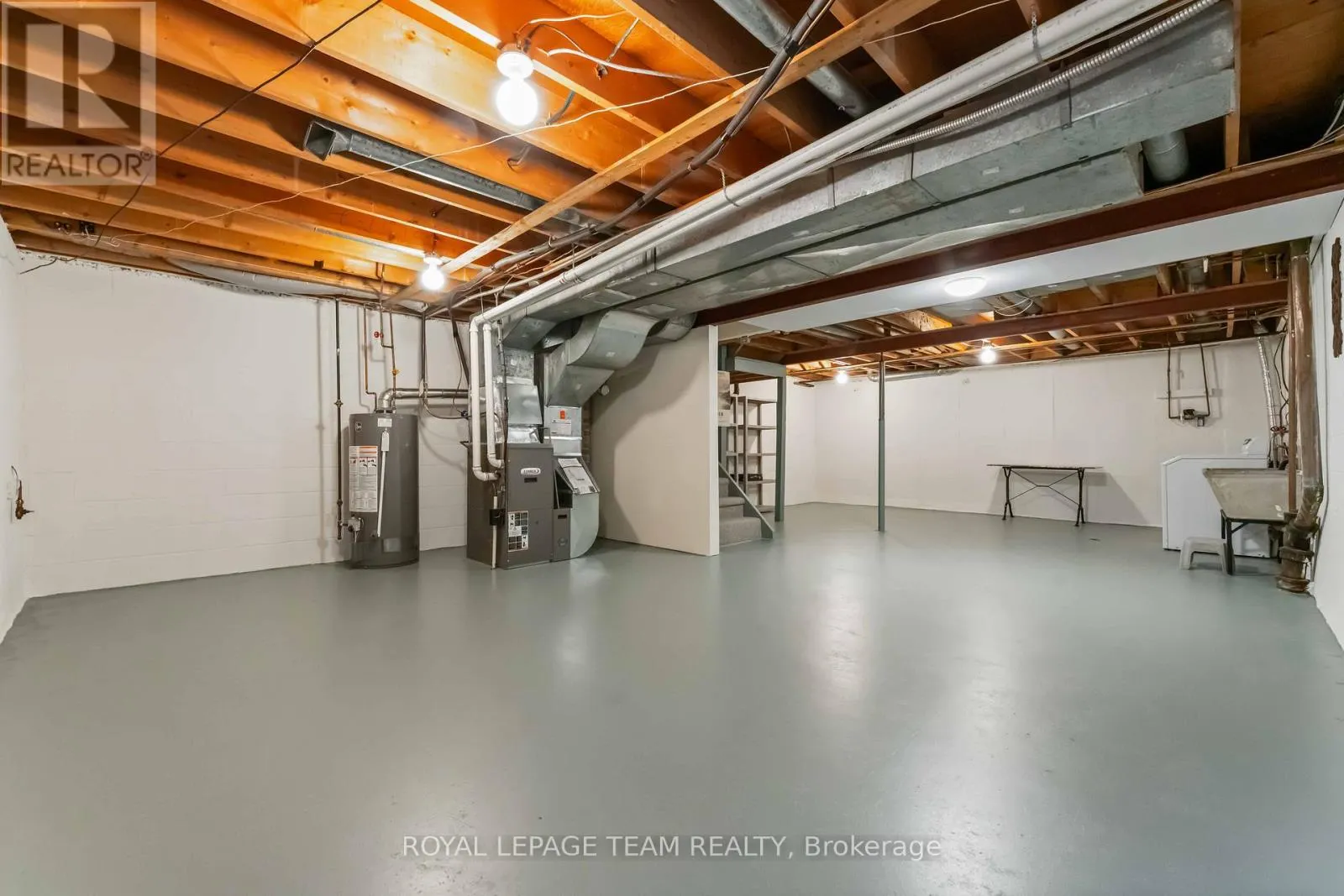 2664 DRAPER AVENUE