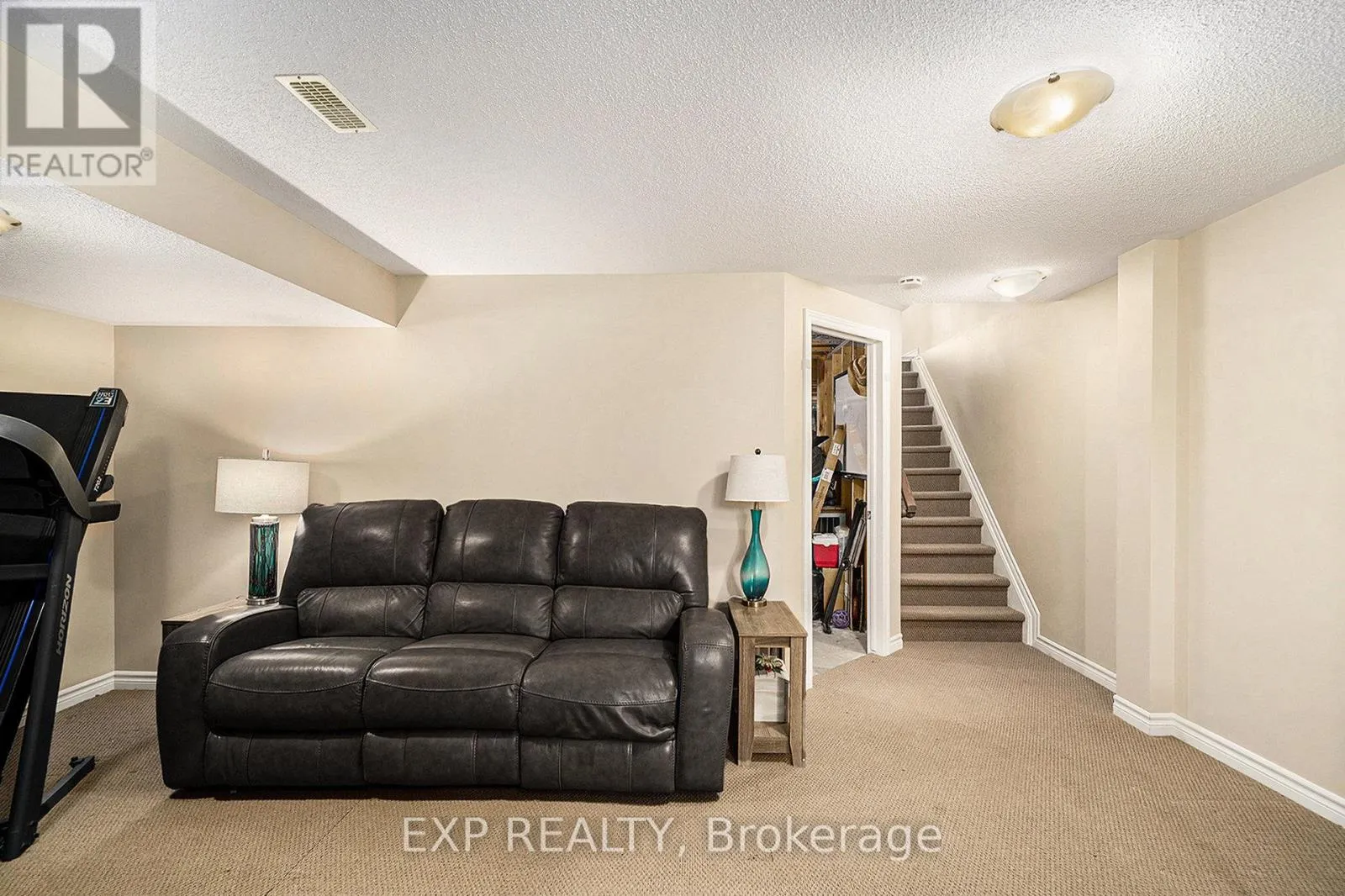 203 BRAMBLING WAY