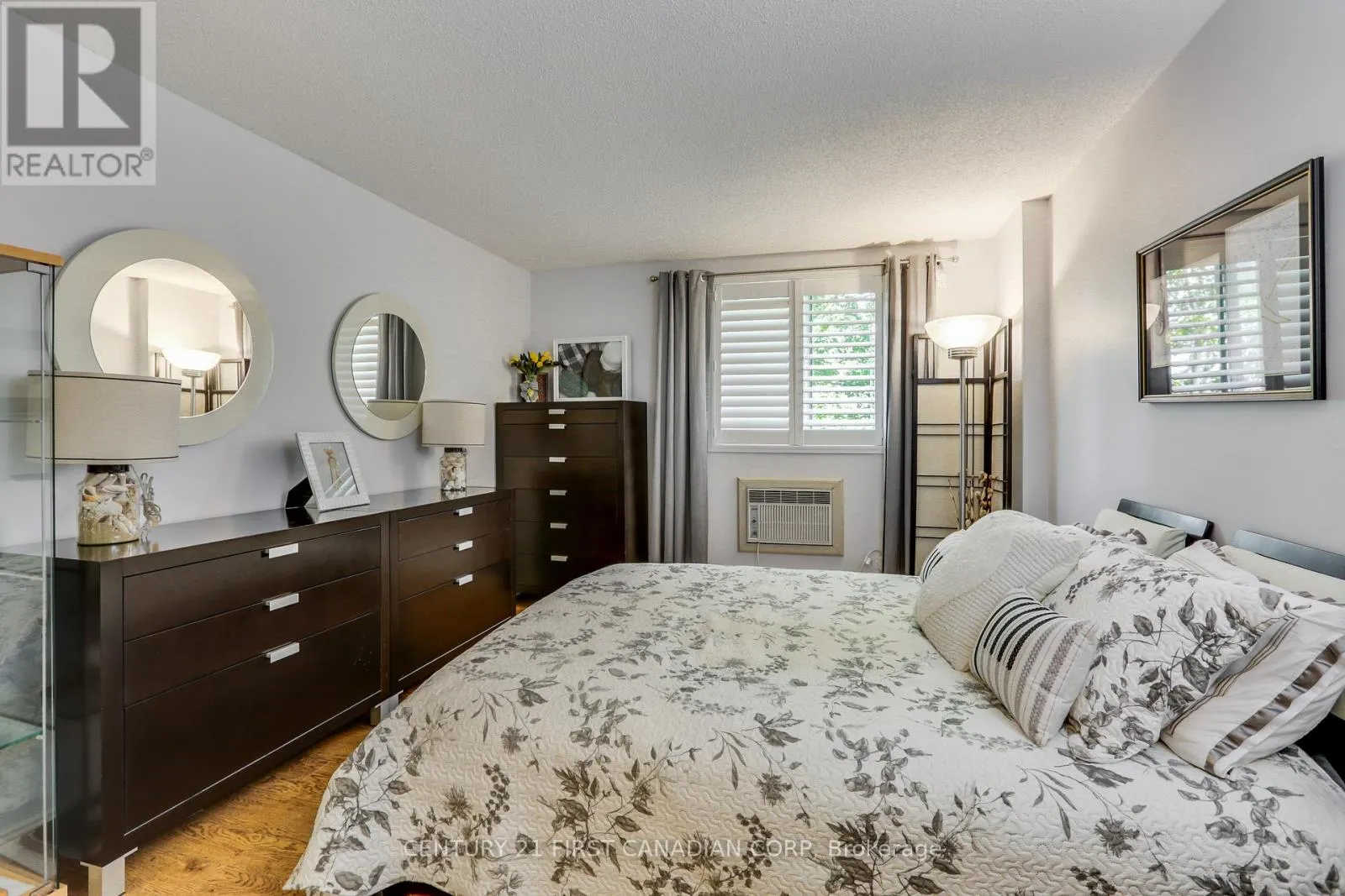 201 - 76 BASELINE ROAD W, #201