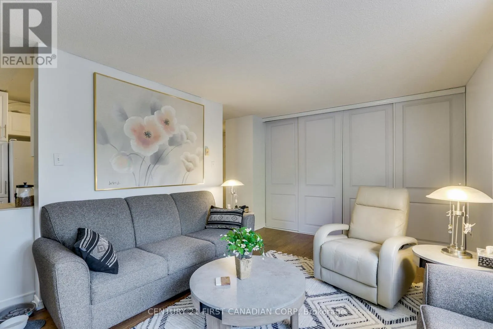 201 - 76 BASELINE ROAD W, #201