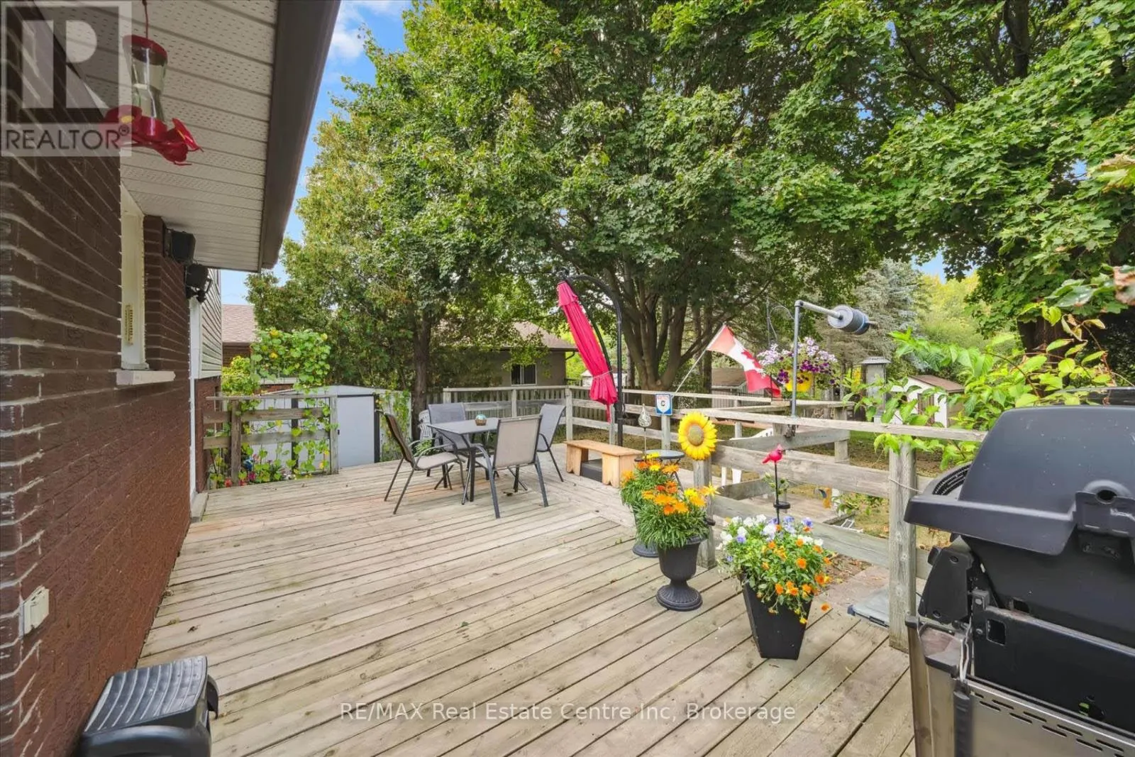 33 HASTINGS BOULEVARD