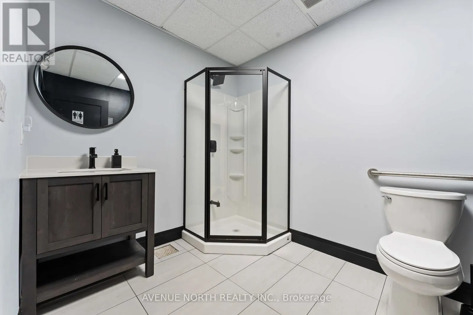 2285 ST. LAURENT BOULEVARD