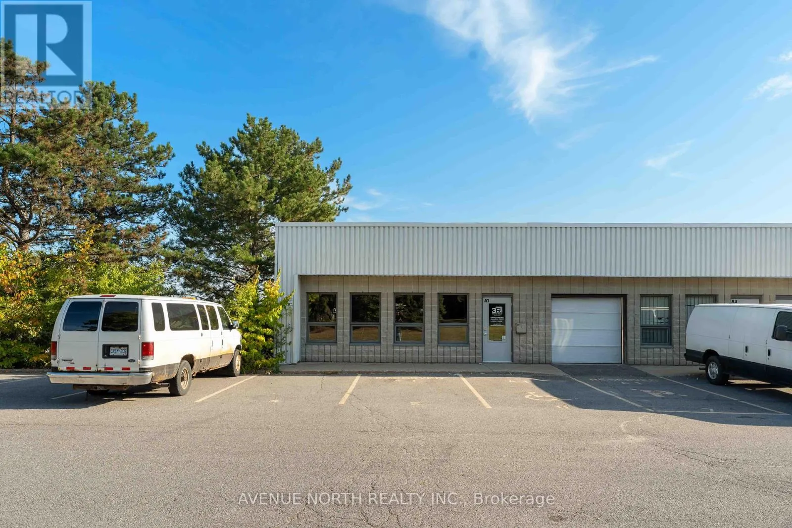 2285 ST. LAURENT BOULEVARD