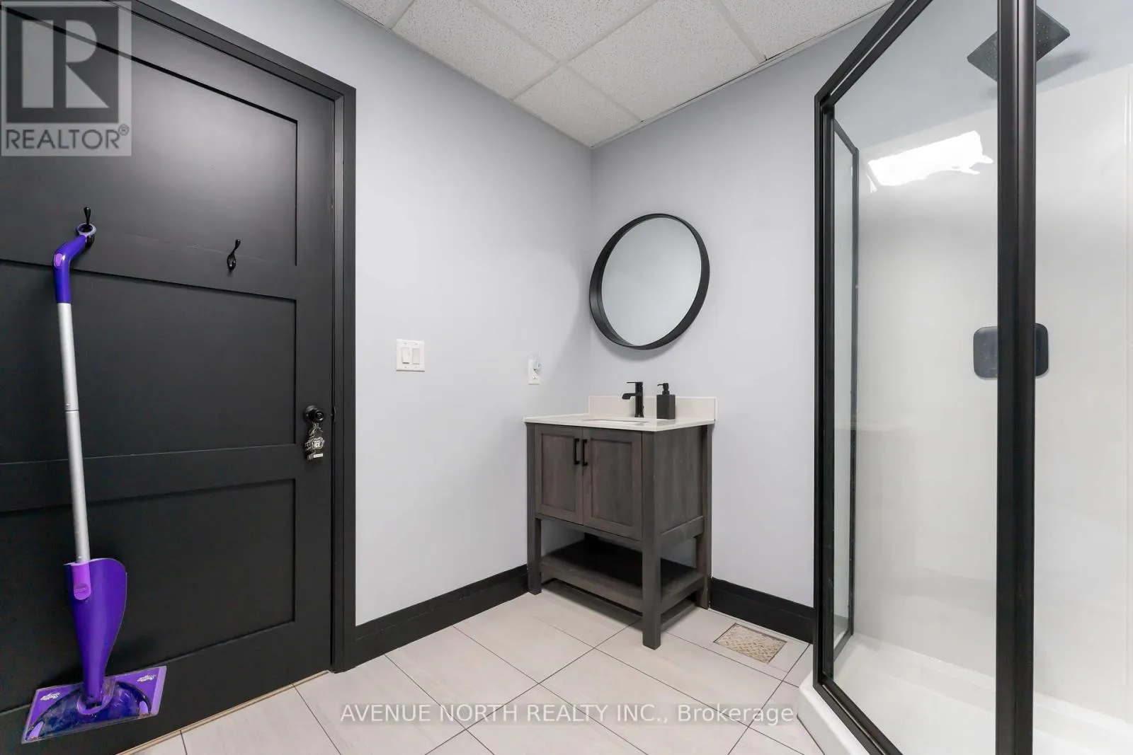 2285 ST. LAURENT BOULEVARD