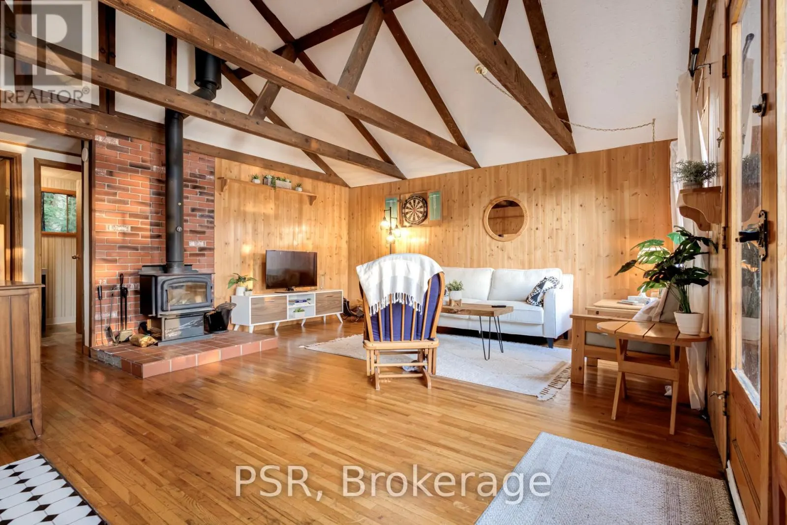 1027 NORTH PINE DRIVE