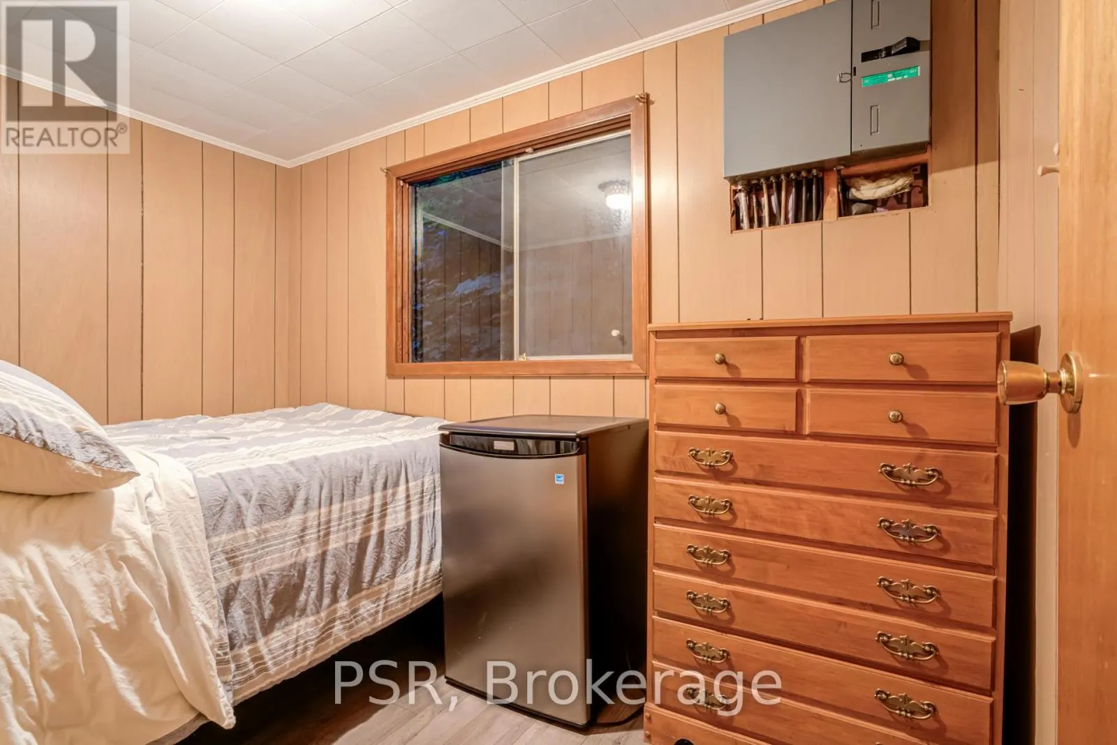 1027 NORTH PINE DRIVE