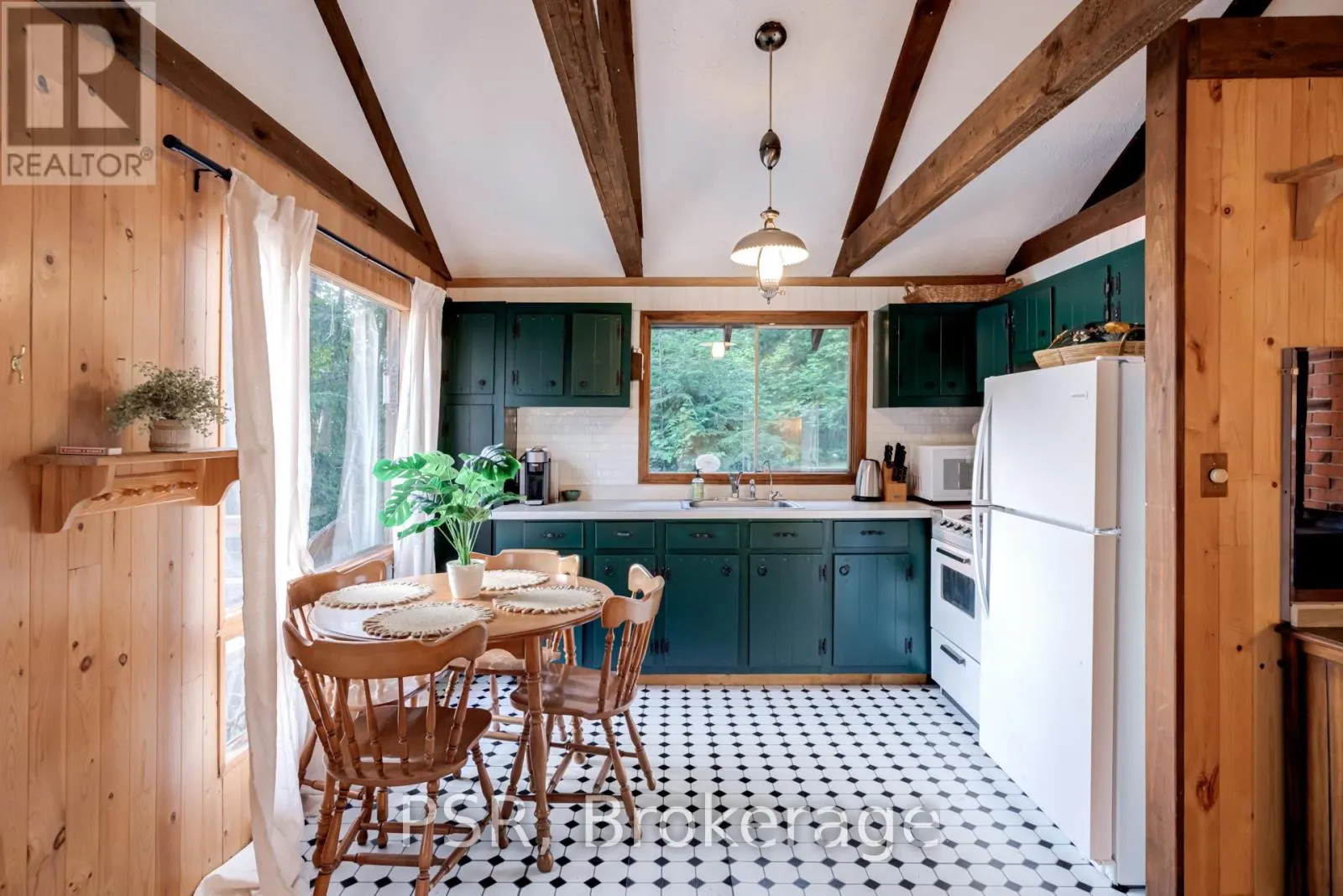 1027 NORTH PINE DRIVE