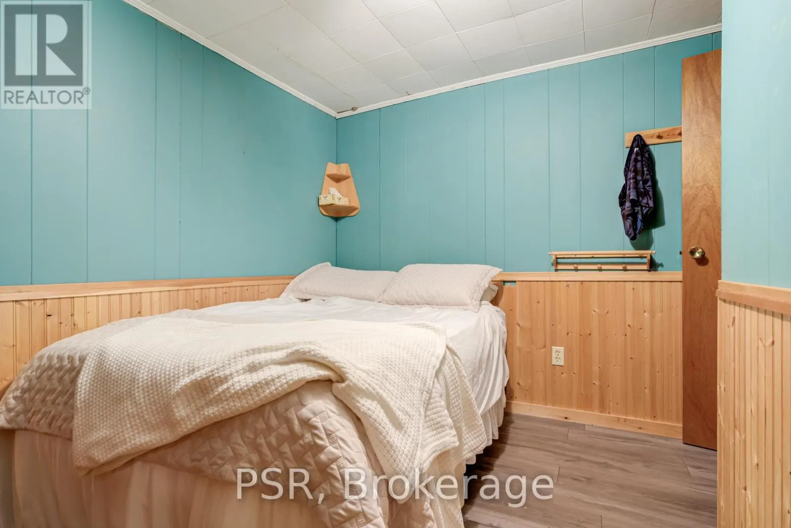 1027 NORTH PINE DRIVE