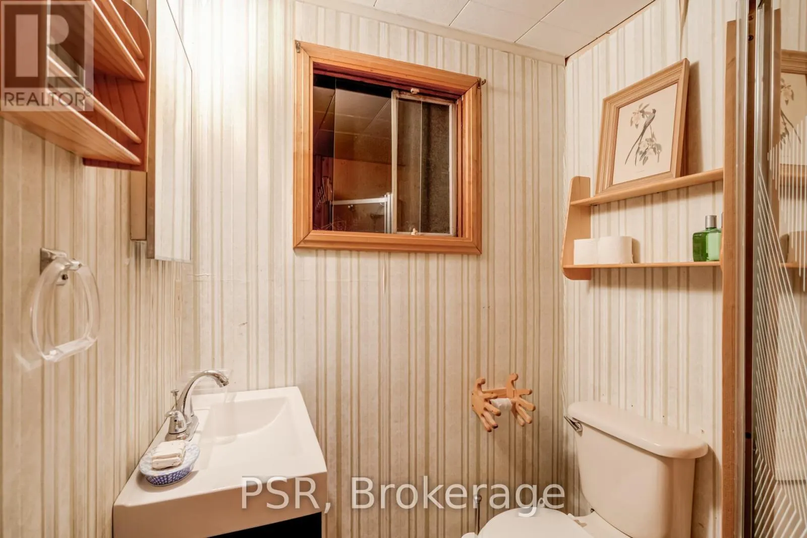 1027 NORTH PINE DRIVE