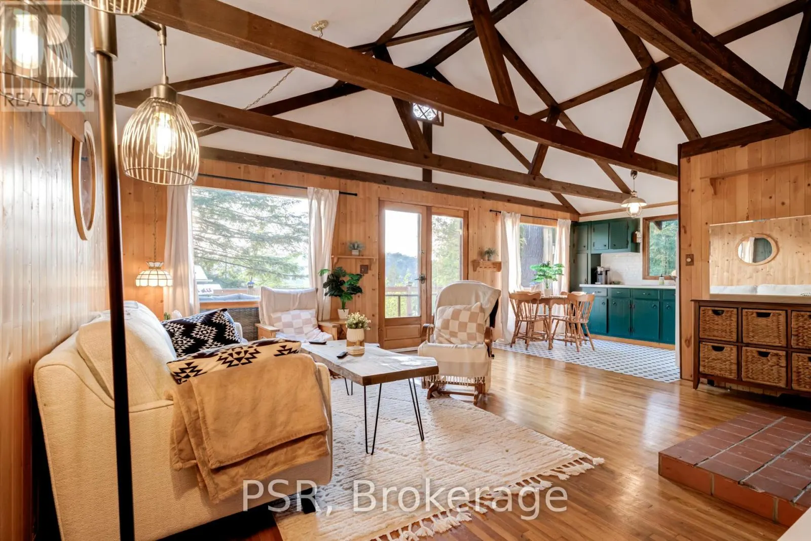 1027 NORTH PINE DRIVE