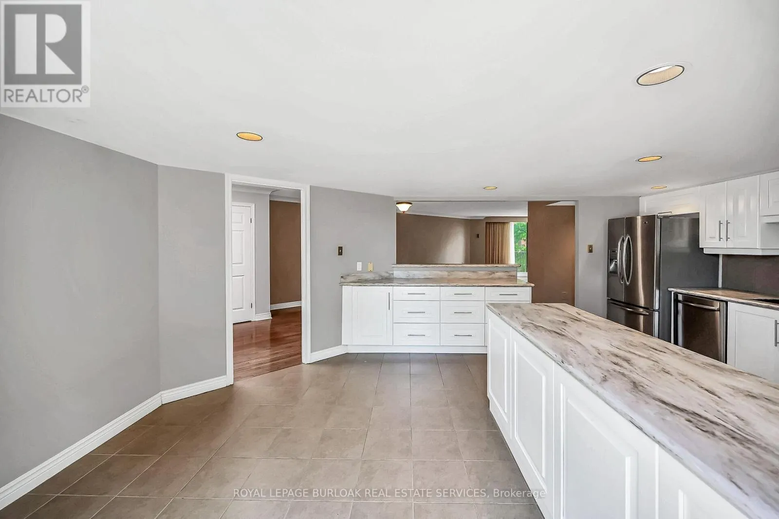 PH1 - 150 WILSON STREET W