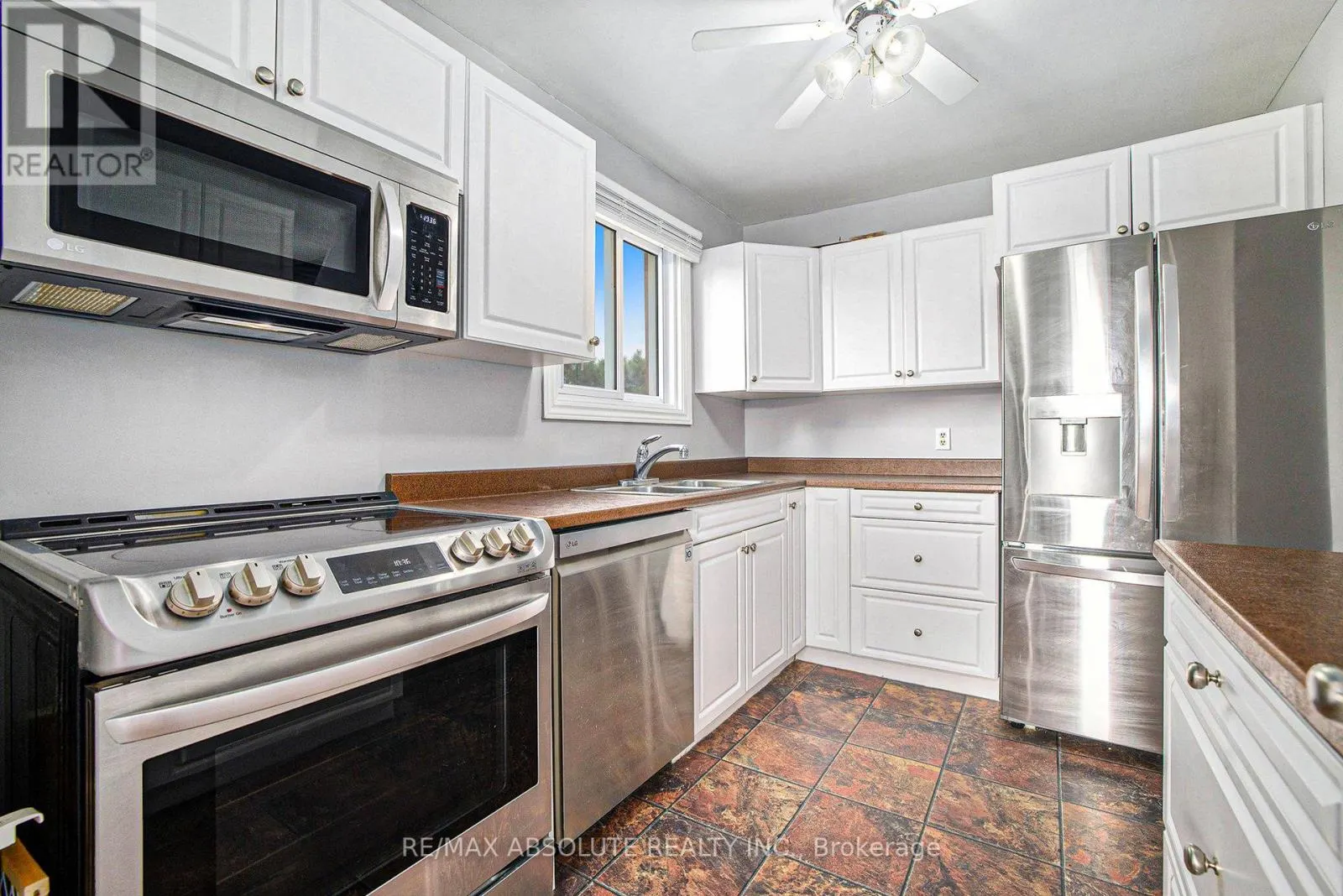 208 - 24 TOWNLINE ROAD W