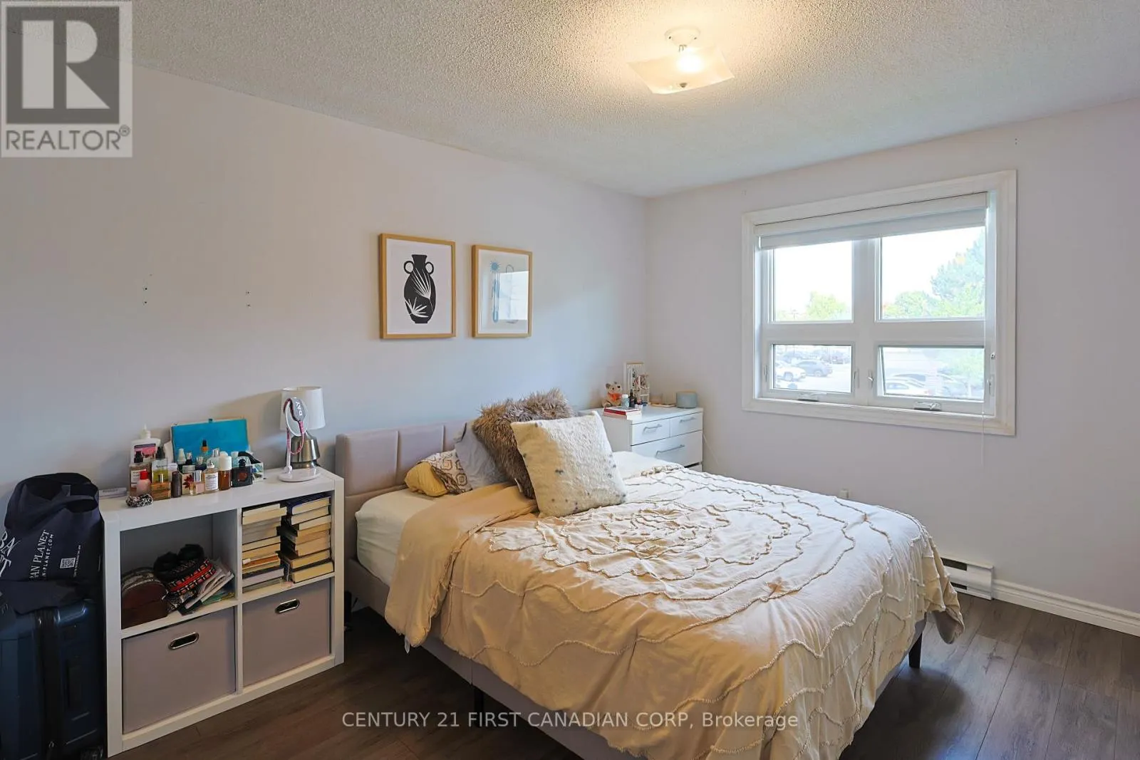 215 - 15 JACKSWAY CRESCENT N, #215