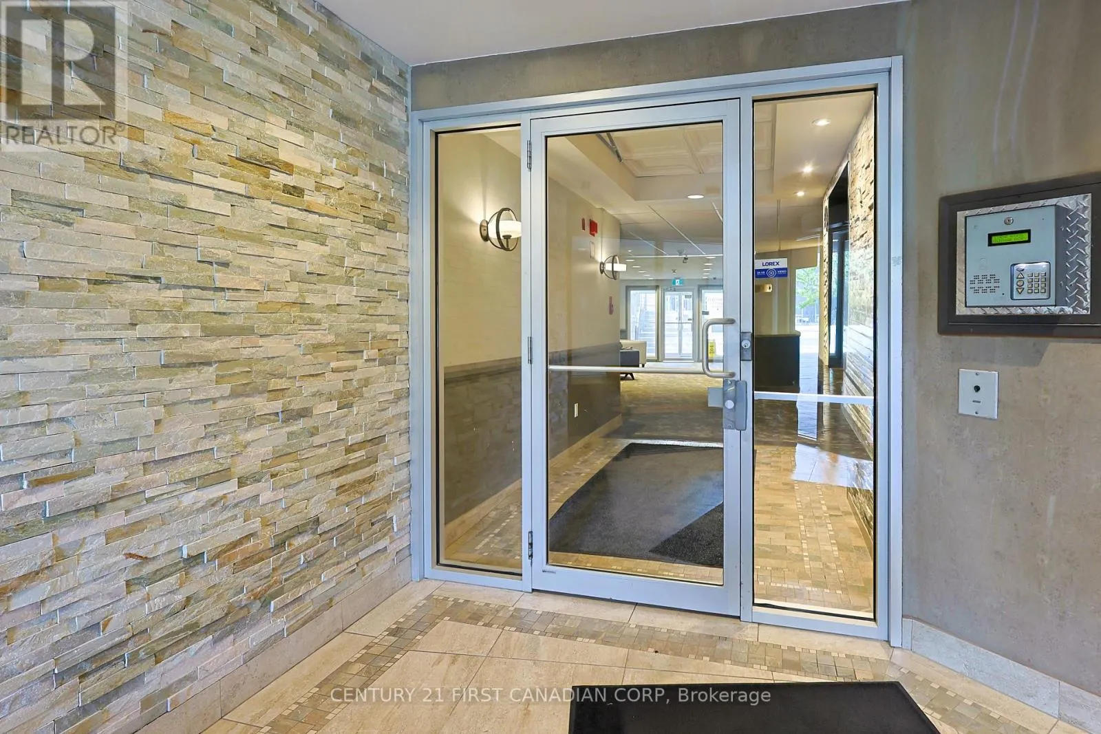 215 - 15 JACKSWAY CRESCENT N, #215