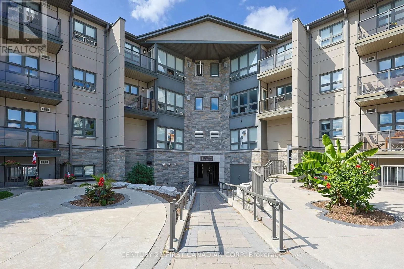 215 - 15 JACKSWAY CRESCENT N, #215